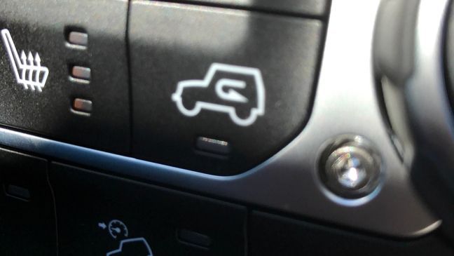 2018 Jeep Wrangler, the re-circulation button has the shape of a Jeep rather than a car{&nbsp;}(Sinclair Broadcast Group / Jill Ciminillo)