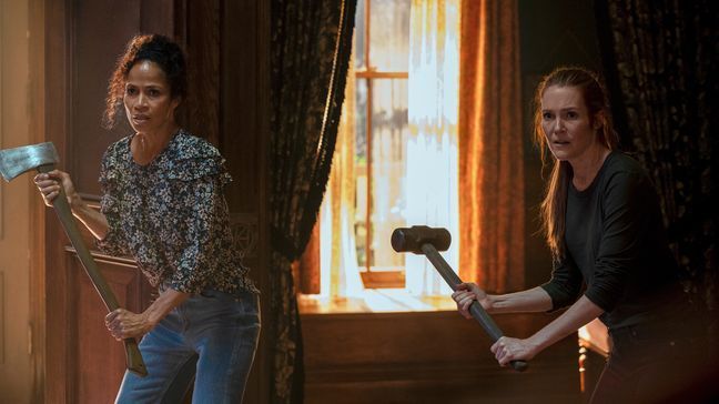 Locke & Key. (L to R) Sherri Saum as Ellie Whedon, Darby Stanchfield as Nina Locke in episode 306 of Locke & Key. Cr. Amanda Matlovich/Netflix © 2022