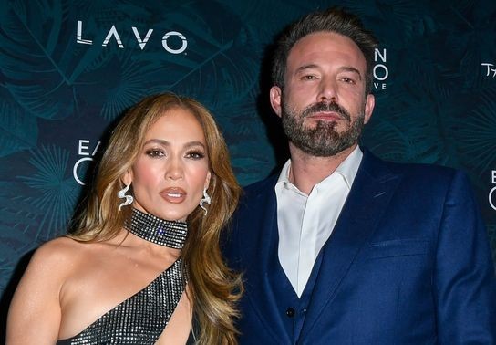 Image for story: Jennifer Lopez and Ben Affleck take their $52 million home off the market