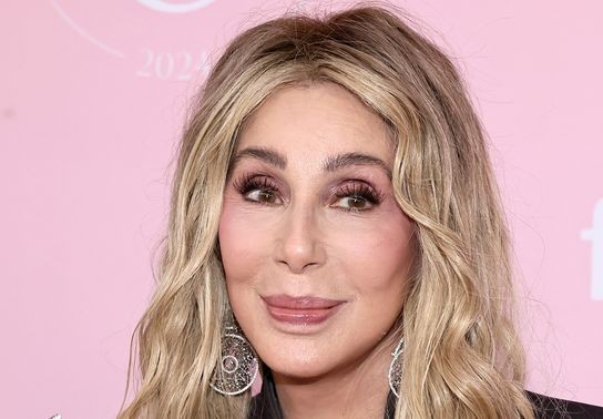 Image for story: Cher tells Dax Shepard he 'must have something I don’t see' for wife Kristen Bell