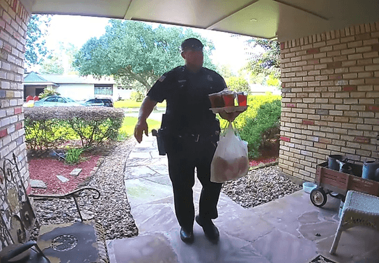 Image for story: VIDEO: DoorDash driver arrested, officer delivers customer's food