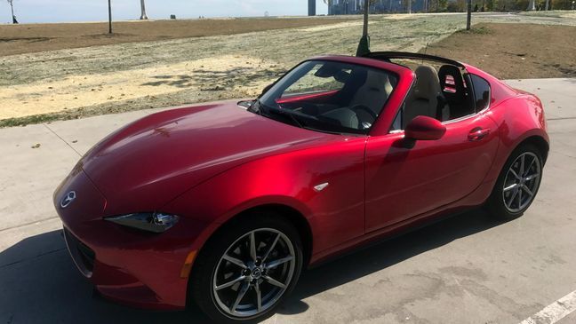 2017 Mazda MX-5 Retractable Fastback (Sinclair Broadcast Group / Jill Ciminillo)