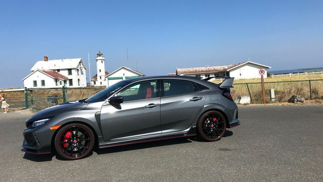 2017 Honda Civic Type R (Sinclair Broadcast Group / Jill Ciminillo)