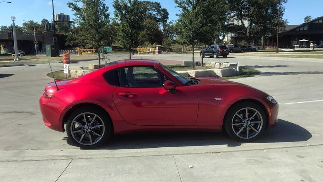 2017 Mazda MX-5 Retractable Fastback (Sinclair Broadcast Group / Jill Ciminillo)