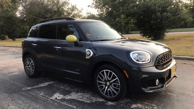 2019 Mini Cooper S E Countryman (Sinclair Broadcast Group / Jill Ciminillo)