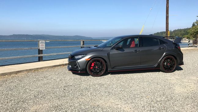 2017 Honda Civic Type R (Sinclair Broadcast Group / Jill Ciminillo)