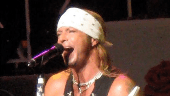 Bret Michaels sings at Comcast Center in Mansfield, Mass (Photo: The National Desk)