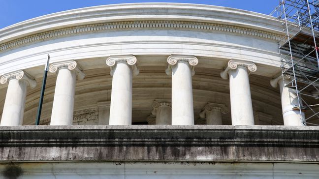 The scaffolding is finally coming down around the Thomas Jefferson Memorial after two years and $14 million dollars of renovations. (Victoria Sanchez, 7News)