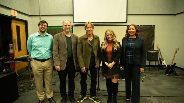 Keith Urban and the CMA Foundation visit Hillwood High School in Nashville, TN on Tuesday, November 30, 2021. (Photo: Acacia Evans/CMA){p}{/p}