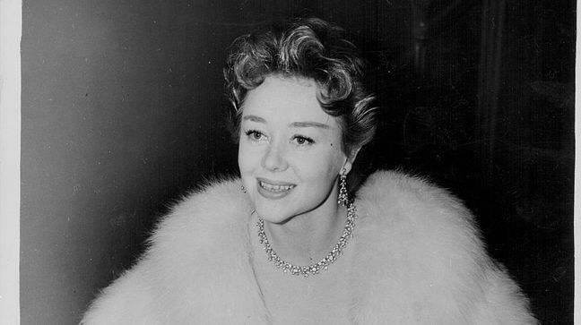 Actress Glynis Johns arriving for the premiere of 'The Net' at Odeon, Leicester Square, London, January 30th 1953. (Photo by Keystone/Hulton Archive/Getty Images)